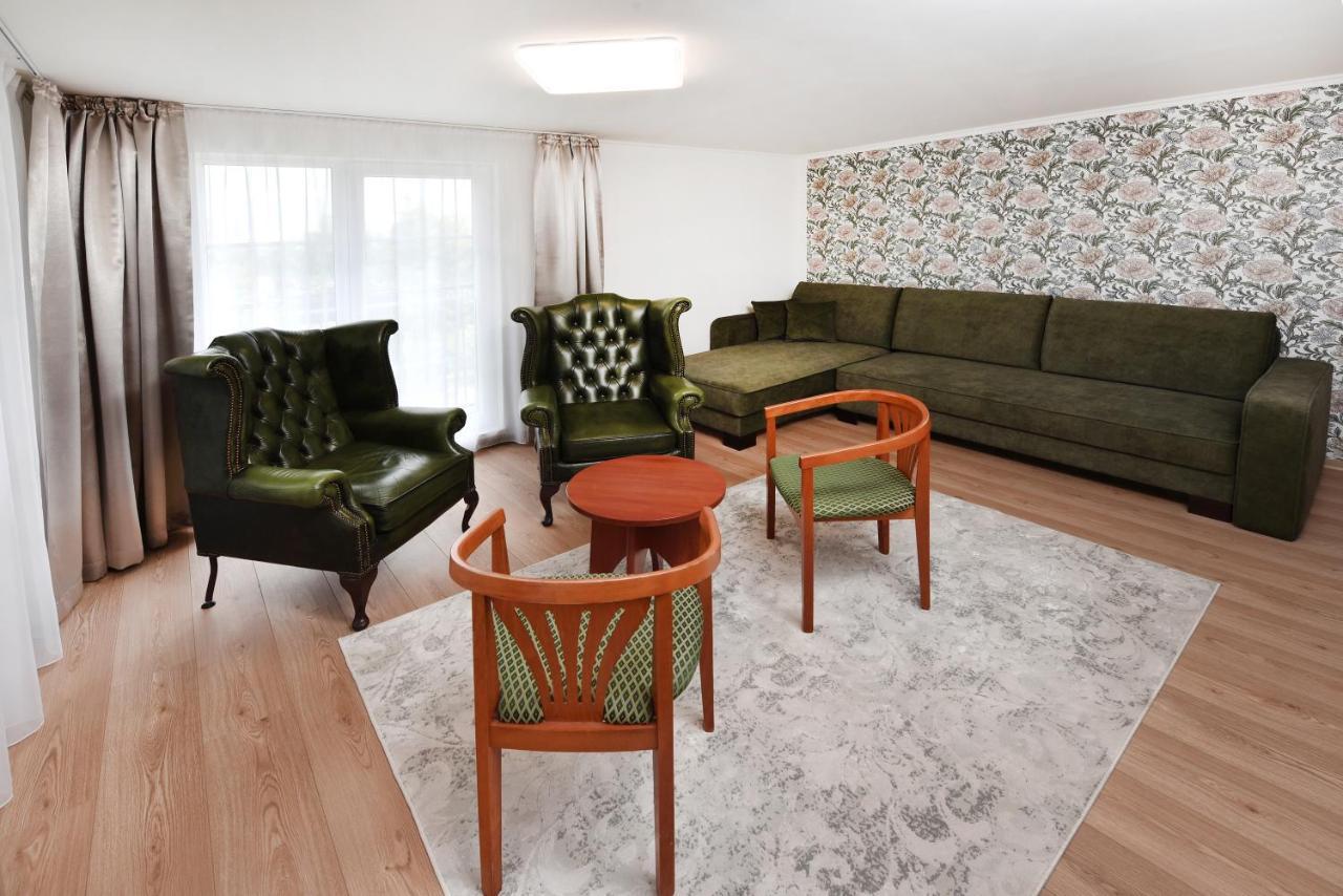 Aplend Hotel Lujza Major タトランスカ・ ロムニツァ エクステリア 写真
