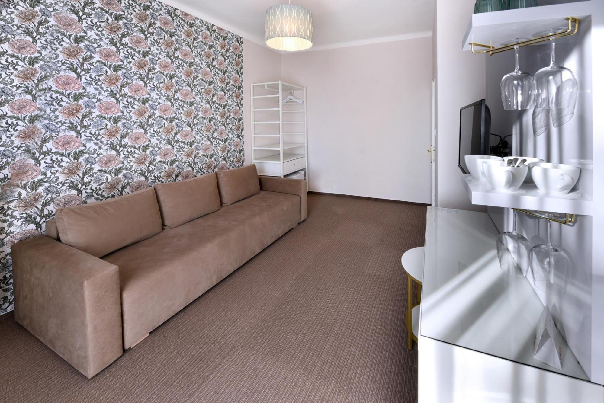 Aplend Hotel Lujza Major タトランスカ・ ロムニツァ エクステリア 写真